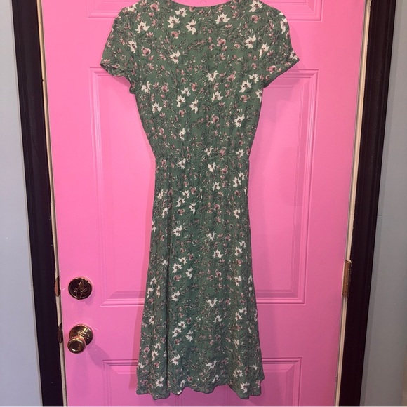 Wayf Green Floral Midi Dress V-Neck Short Sleeve size XS - Picture 4 of 5